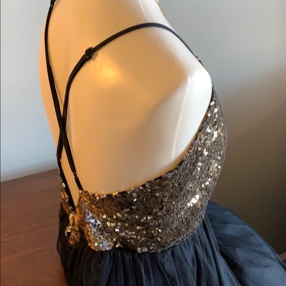 Cocktail Dress NWOT Size M (Possibly fit a S/M/L) - Picture 8 of 11